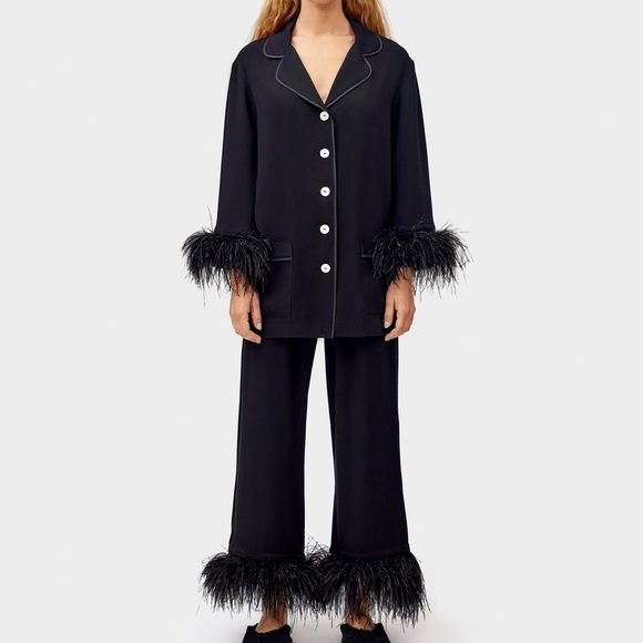 BNWT Sleeper feather pyjamas with feathers!! XL, black. - Picture 1 of 4